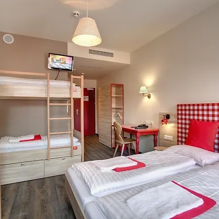 Hotel Meininger Center 3*