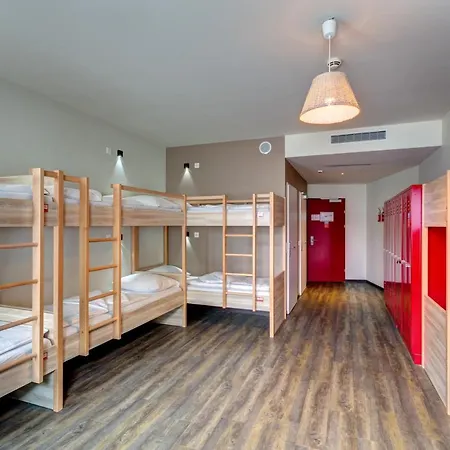 Meininger Center Hotell