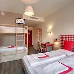 Ξενοδοχείο Meininger Center 3*