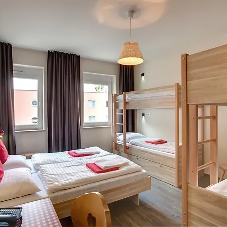 Meininger Center Szálloda 3*