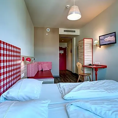 Hotel Meininger Center 3*