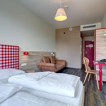 Hotel Meininger Center 3*