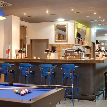 Hotell Meininger Center 3*