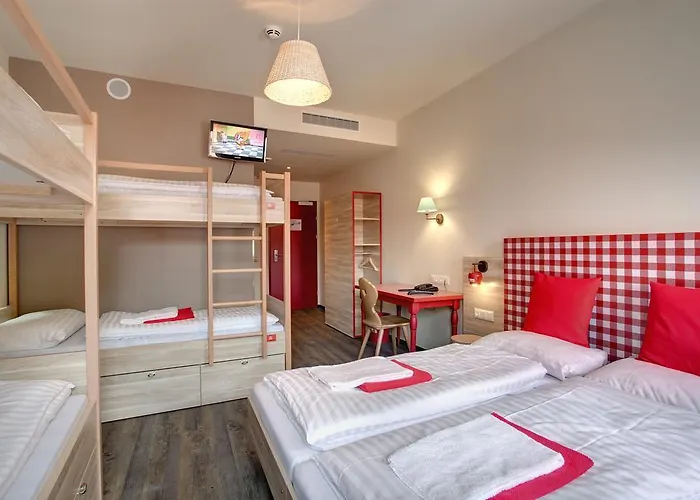 Hotel Meininger Center 3*