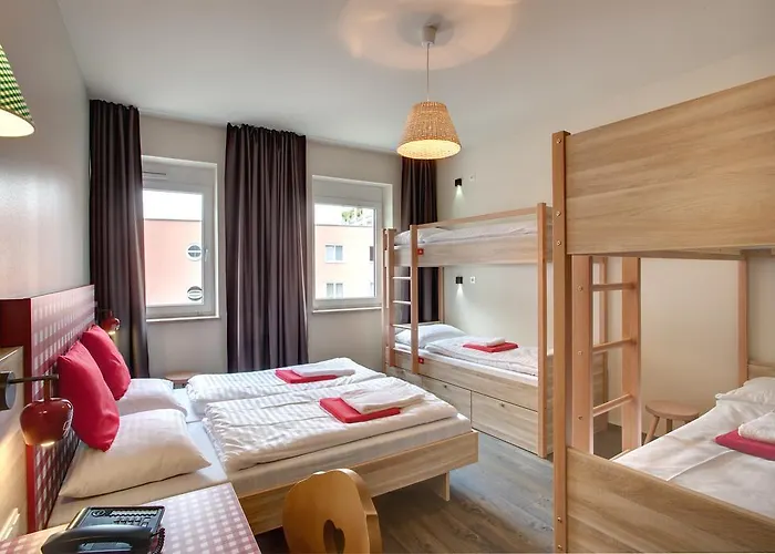 Meininger Center Hotel 3*