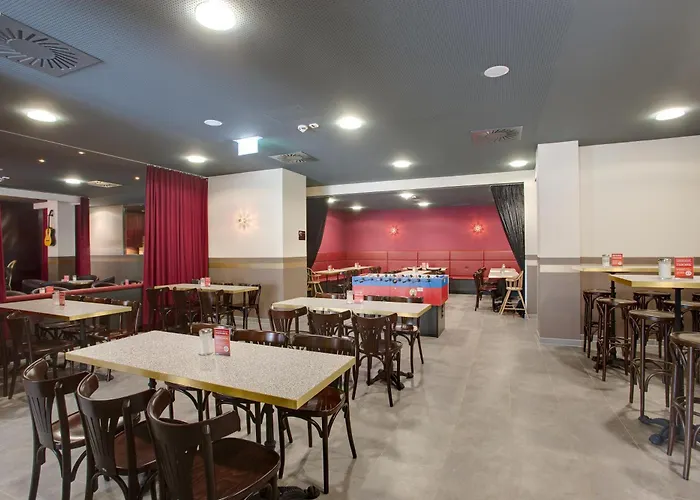 Meininger Center Hotel 3*